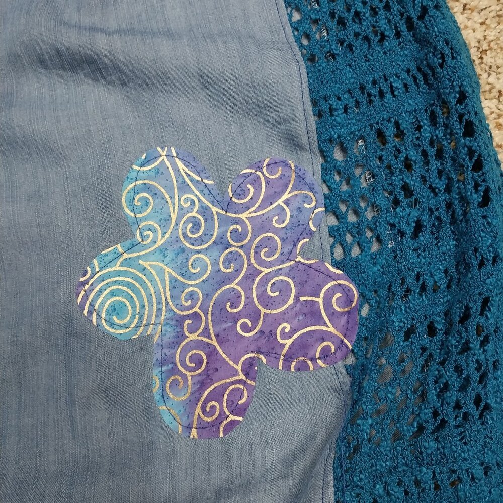 3668 Size Medium Time & True Upcycled Crochet Trim Jean Top. - Picture 7 of 8